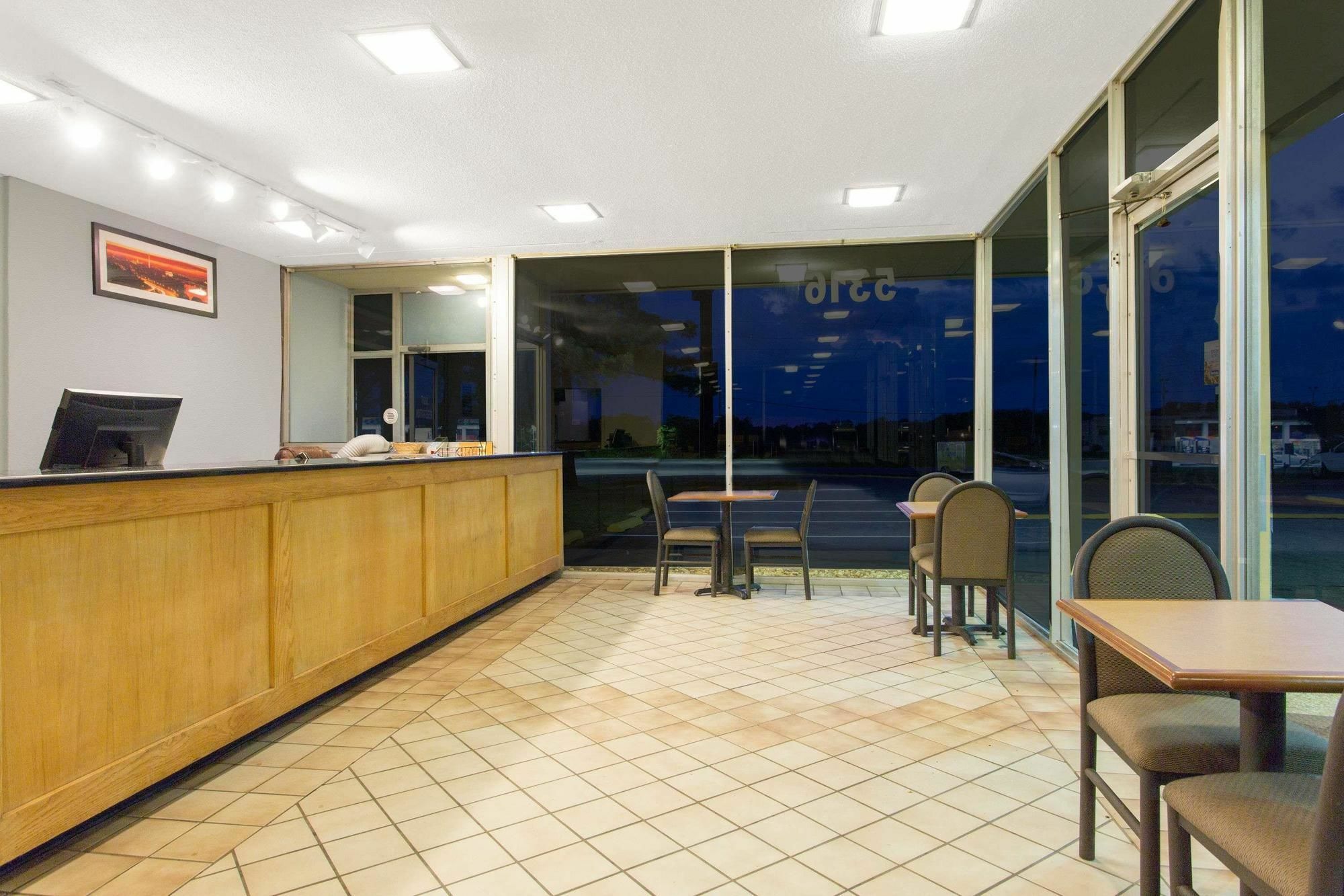 Garden Inn Fredricksburg South Fredericksburg Exterior photo